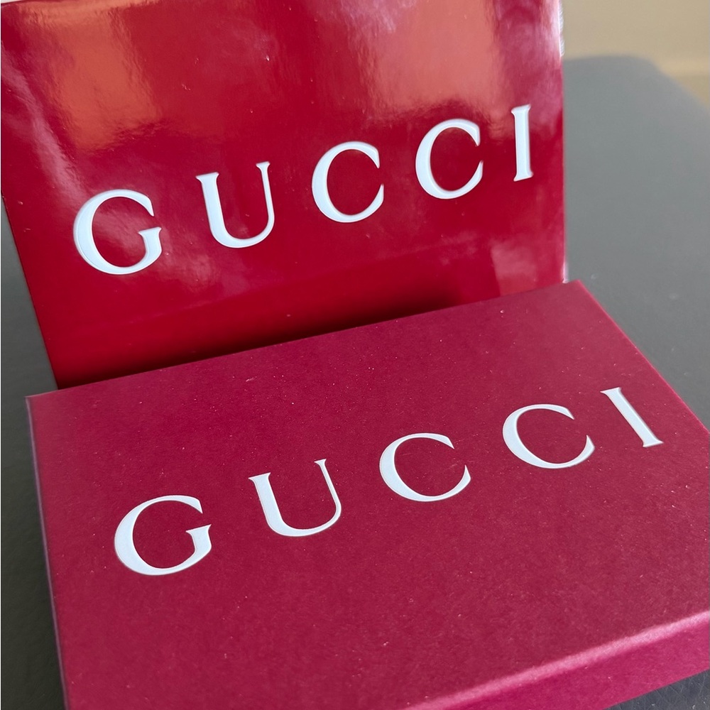Gucci Beige GG Supreme Card Case with White Dog Motif and Burgundy Trim - Picture 5 of 7